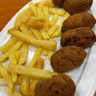 Plato de Croquetas de Puchero