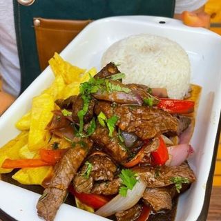 Lomo Saltado  