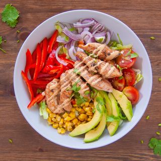 Ensalada Mexicana De Aguacate Y Maíz