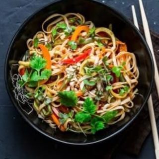 Ensalada De Fideos Tailandeses