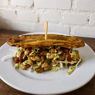 Patacón de pollo (1 ud.)