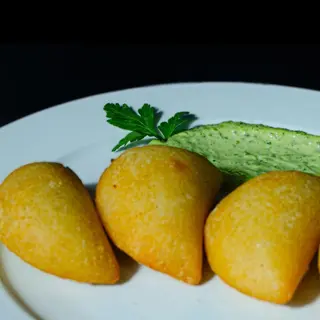 3 und de Mini empanadas frita rellenas de pollo