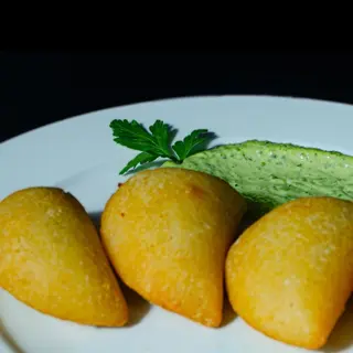 3 und de Mini empanada frita de cazón (pescado)