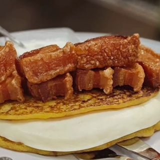 Cachapa de queso de mano con torrezno