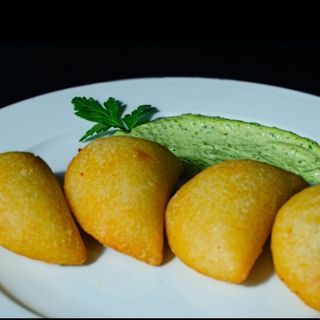 Degustación de mini empanada fritas