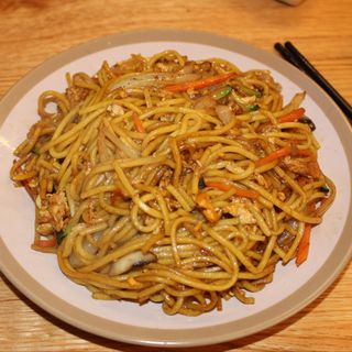 Tallarines Salteados