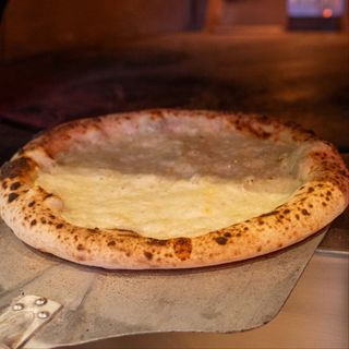 Pizza quattro formaggi