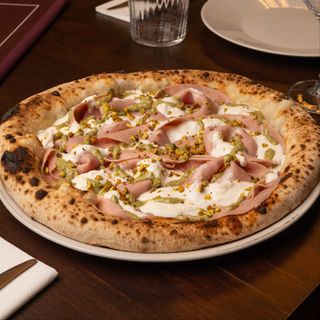 Pizza pistacchio y mortadella