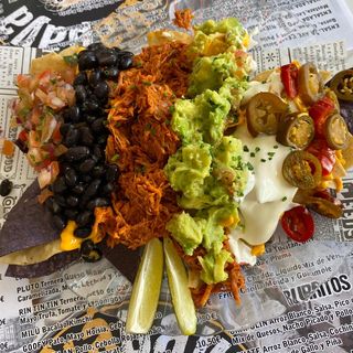 Nachos Con Chèddar Y Pico De Gallo Guacamole