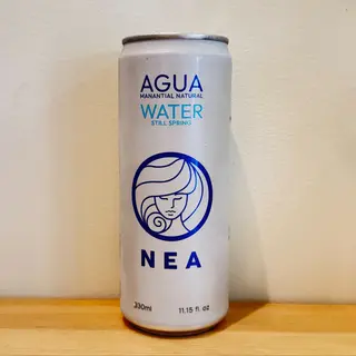 Agua sin gas