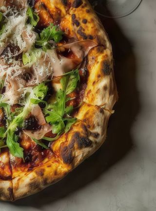 Pizza De Pomodoro Y Rúcula (30 Cm.)