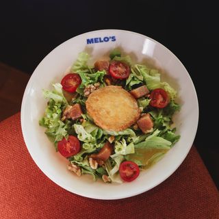 Ensalada De Rulo De Cabra Caramelizado