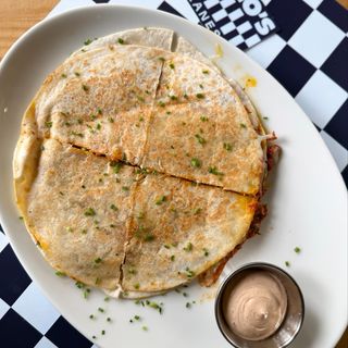 Quesadillas de pollo pibil