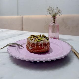 Cronut de Kinder y pistachos
