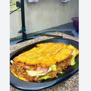 Patacón con queso
