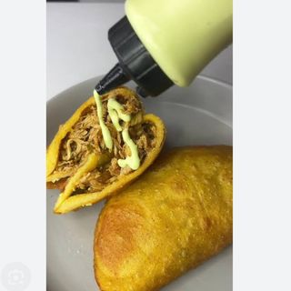 Empanadas de pollo 1 unidad