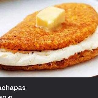 Cachapas de maíz con queso y torreznos