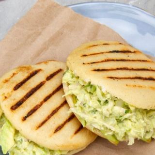 Arepa reina pepiada