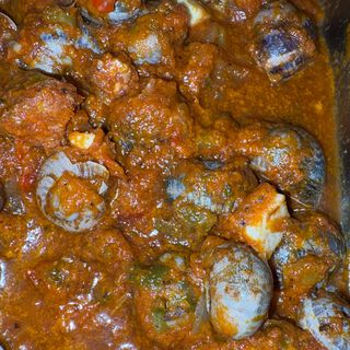Caracoles con tomate