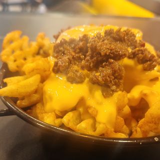 Patatas chili/chesse