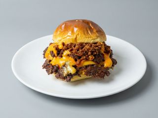 Triple Totem Chili Burger