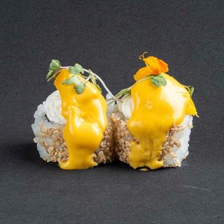 382 - Ura salmon mango (salmon) 8pz