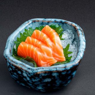 220 - Sashimi salmon 4PZ