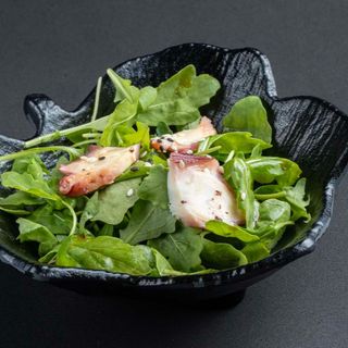 Ensalada de rúcula con pulpo