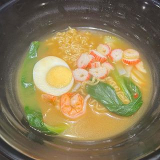 Tallarines de mariscos con sopa