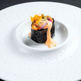 300 - Gunkan salmon 2PZ