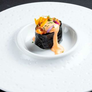 300 - Gunkan salmon 2PZ