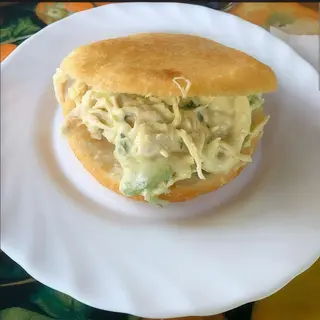 Arepa reina pepiada