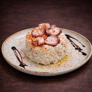 Ensaladilla de pulpitos y gambas
