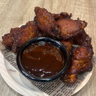 Alitas con salsa barbacoa