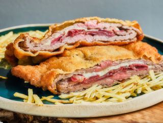 Cecina , Rulo De Cabra , Cebolla Caramelizada