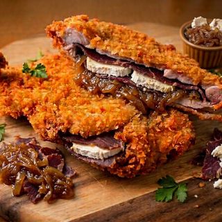 Cecina , Rulo De Cabra , Cebolla Caramelizada