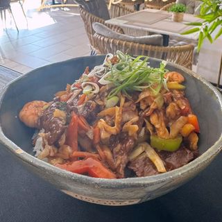 Lime bowl con Pollo,Gambas y Ternera