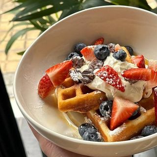 Gofre Belga Con Frutos Del Bosque