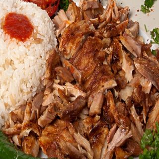 Plato de arroz con carne