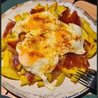 HUEVOS ROTOS CON JAMON