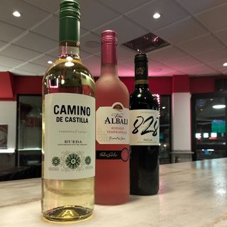 Vino Blanco De La Casa