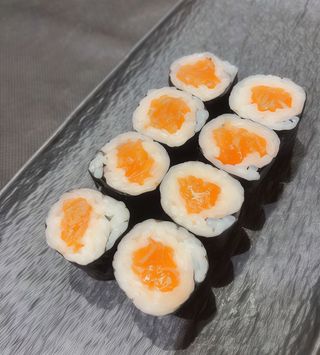 Maki De Salmón (8 Uds.)