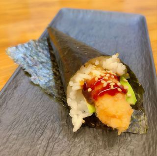 Temaki De Pollo Rebozado Y Aguacate