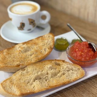 Tostada De Tomate Y Aceite