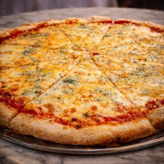 Pizza 4 Quesos