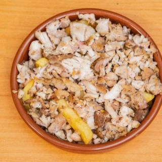 Tarrina De Pollo Con Patatas Y Salas (Grande)