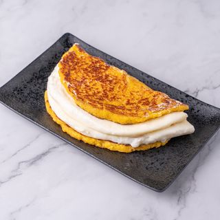 Cachapa Reina Pepiada y Queso de mano