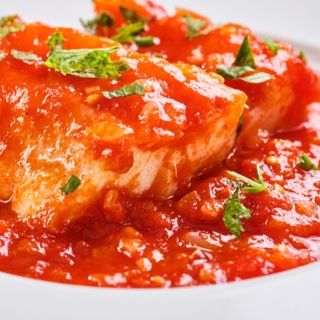 Combinado de bacalao con tomate