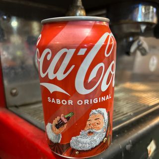 Bebidas latas cocacola