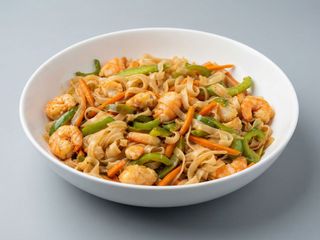 Fideos chinos de arroz con gambas o ternera o pollo